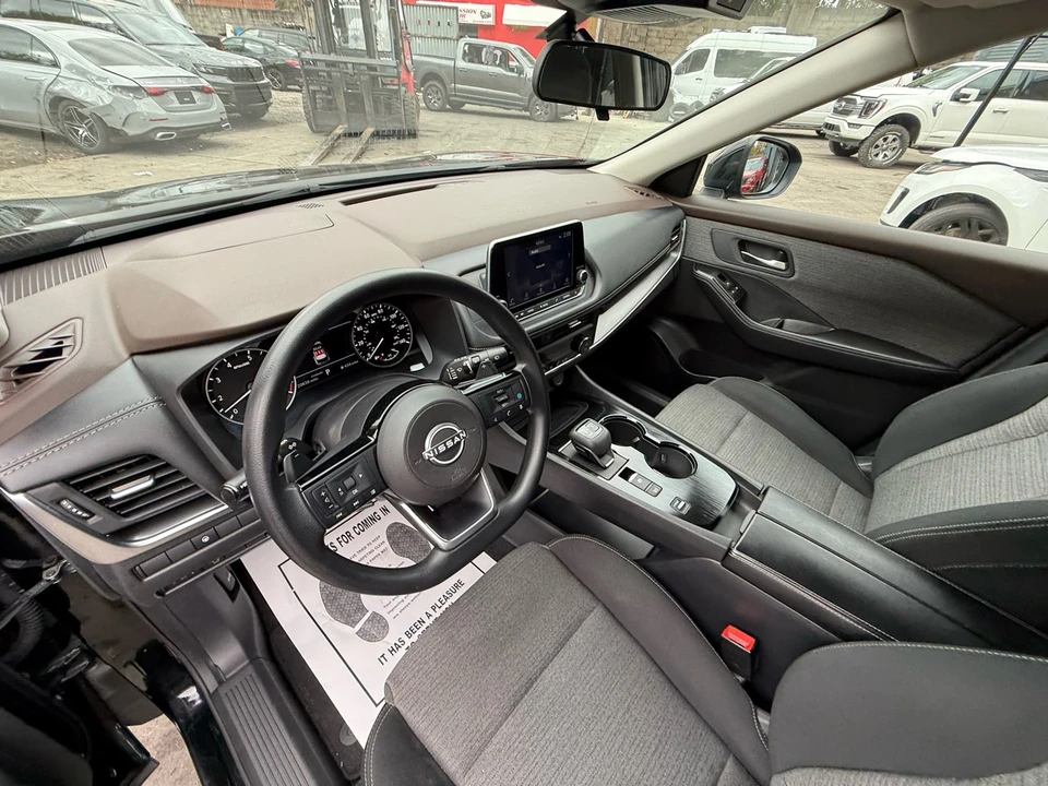 2023 Nissan Rogue - Image 16 of 21