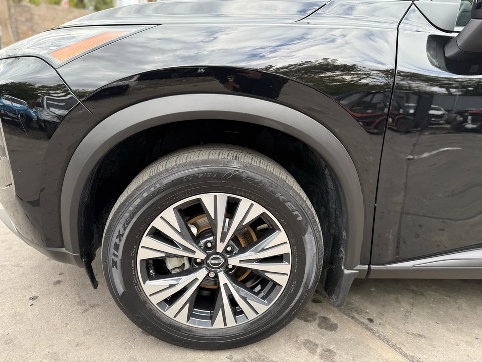 2023 Nissan Rogue - Image 11 of 21