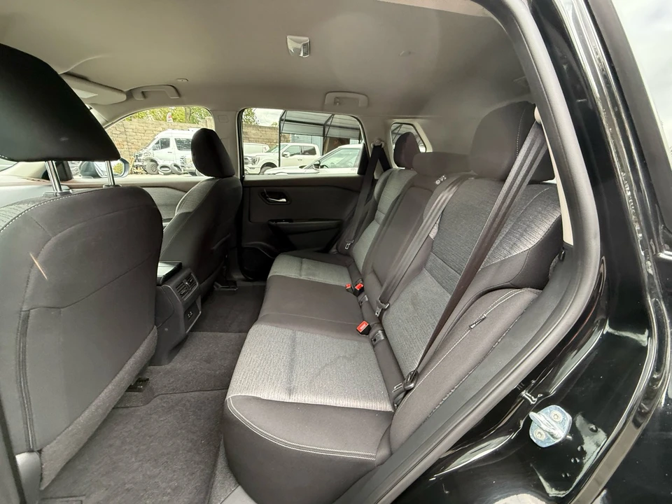 2023 Nissan Rogue - Image 12 of 21