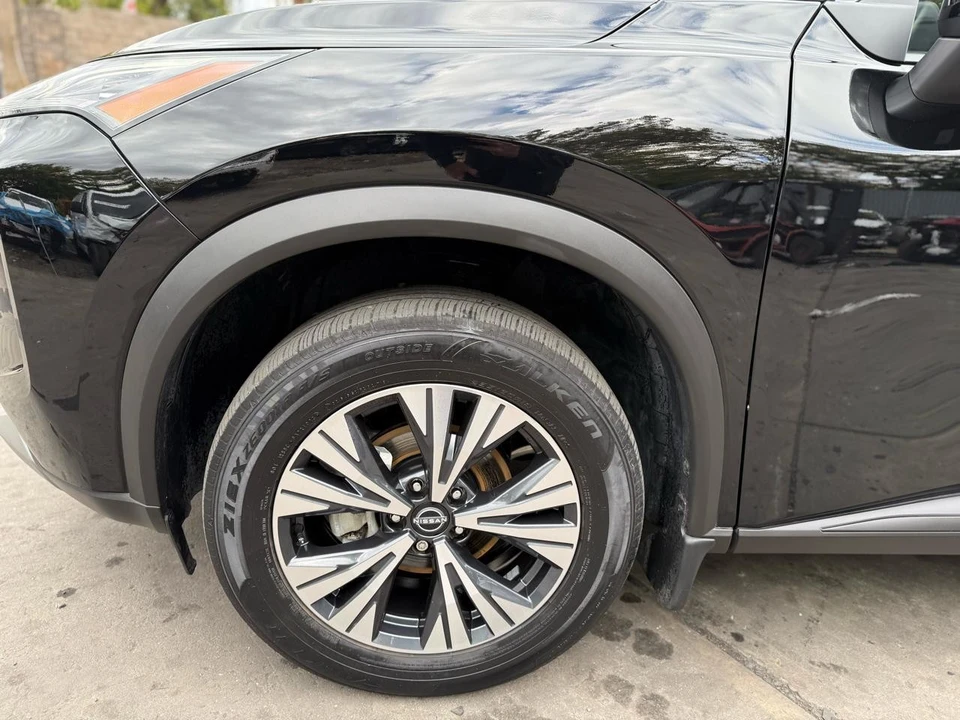 2023 Nissan Rogue - Image 11 of 21