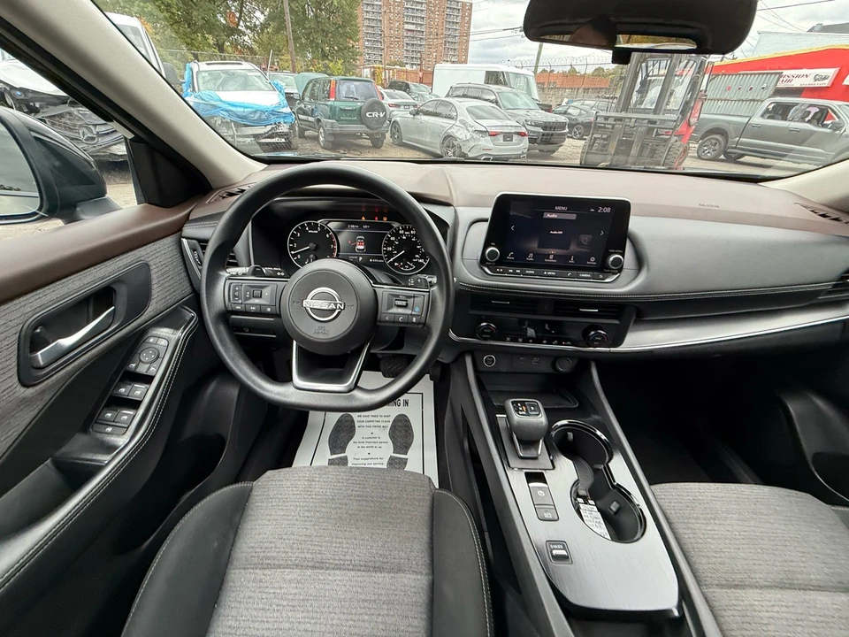 2023 Nissan Rogue - Image 18 of 21