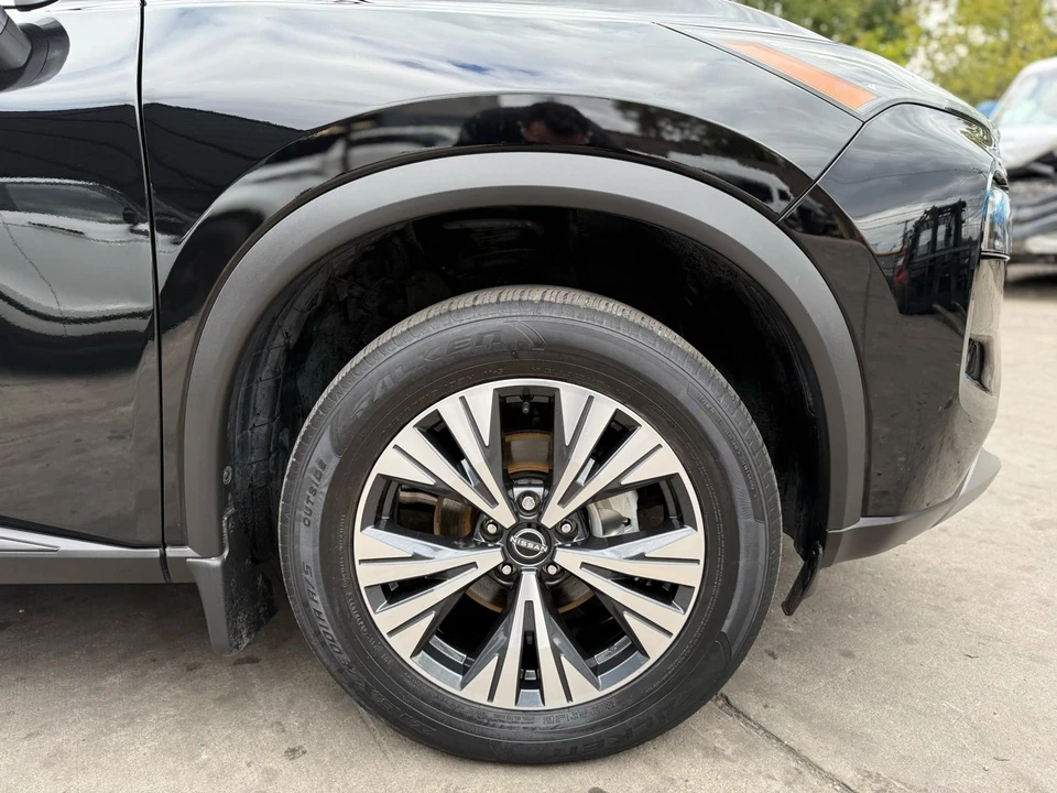 2023 Nissan Rogue - Image 8 of 21