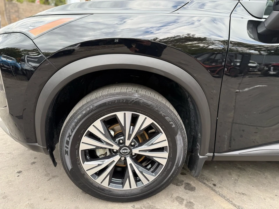 2023 Nissan Rogue - Image 11 of 21