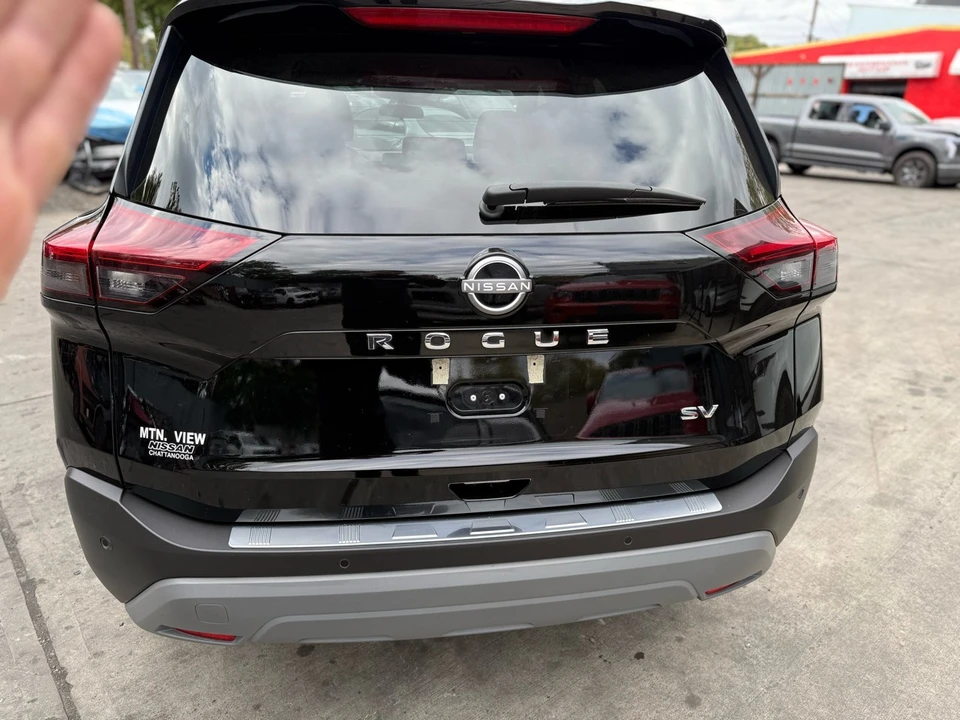 2023 Nissan Rogue - Image 5 of 21