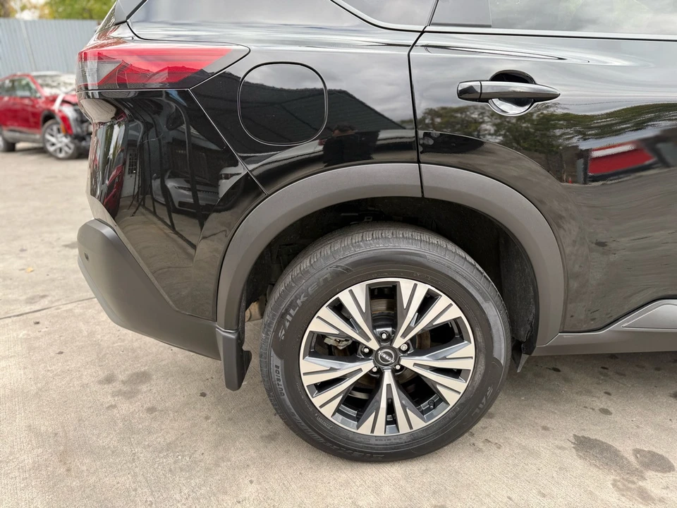 2023 Nissan Rogue - Image 9 of 21
