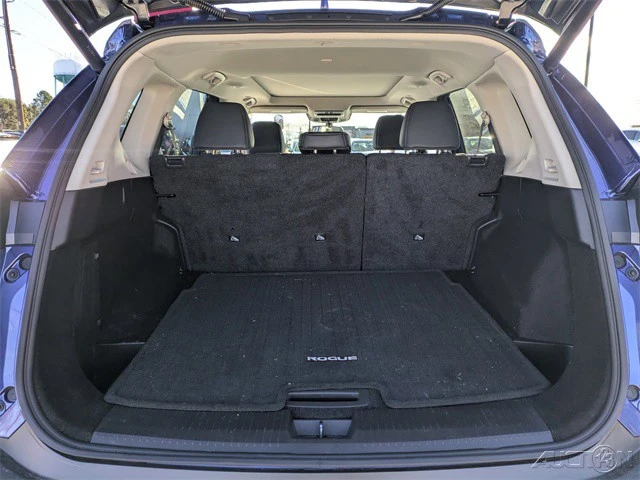 2023 Nissan Rogue - Image 11 of 12