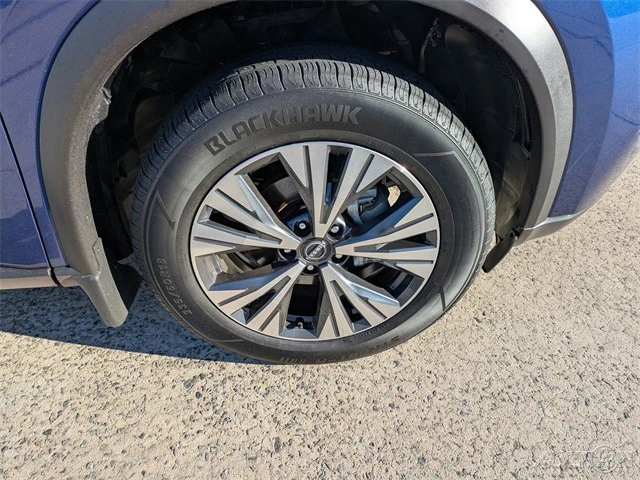 2023 Nissan Rogue - Image 10 of 12