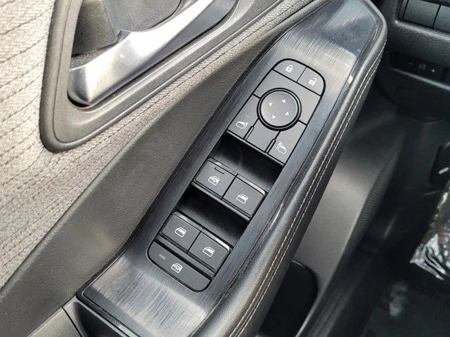 2023 Nissan Rogue - Image 17 of 21