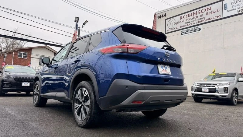 2023 Nissan Rogue - Image 8 of 12