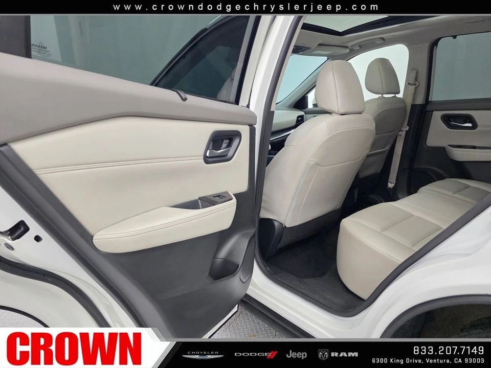 2023 Nissan Rogue - Image 19 of 21