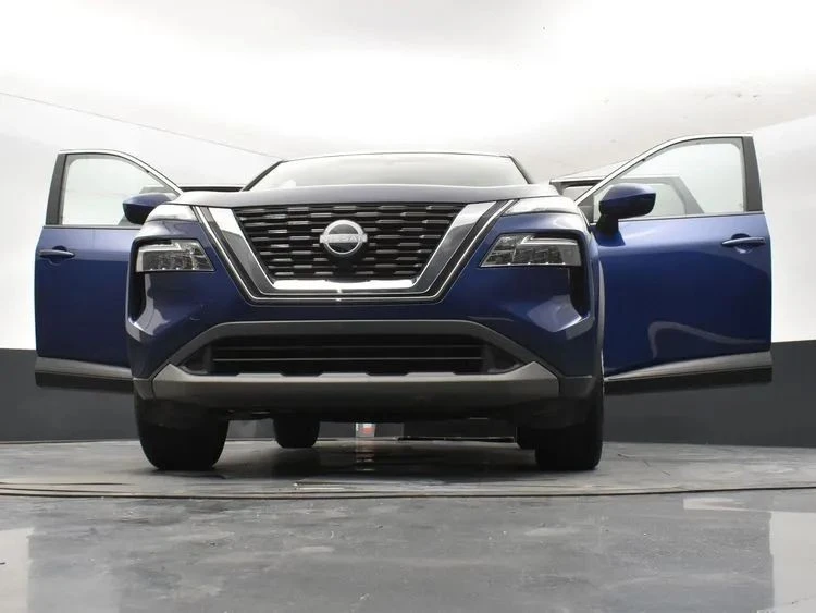 2023 Nissan Rogue - Image 11 of 12