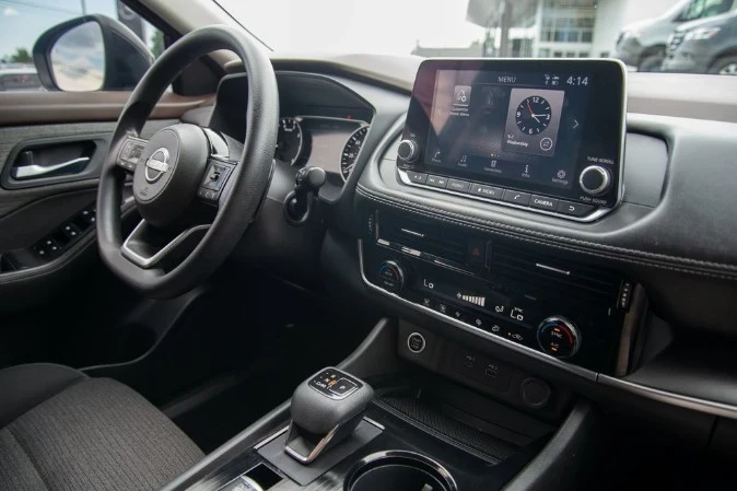 2023 Nissan Rogue - Image 10 of 21
