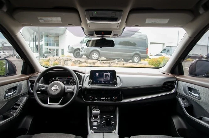 2023 Nissan Rogue - Image 15 of 21