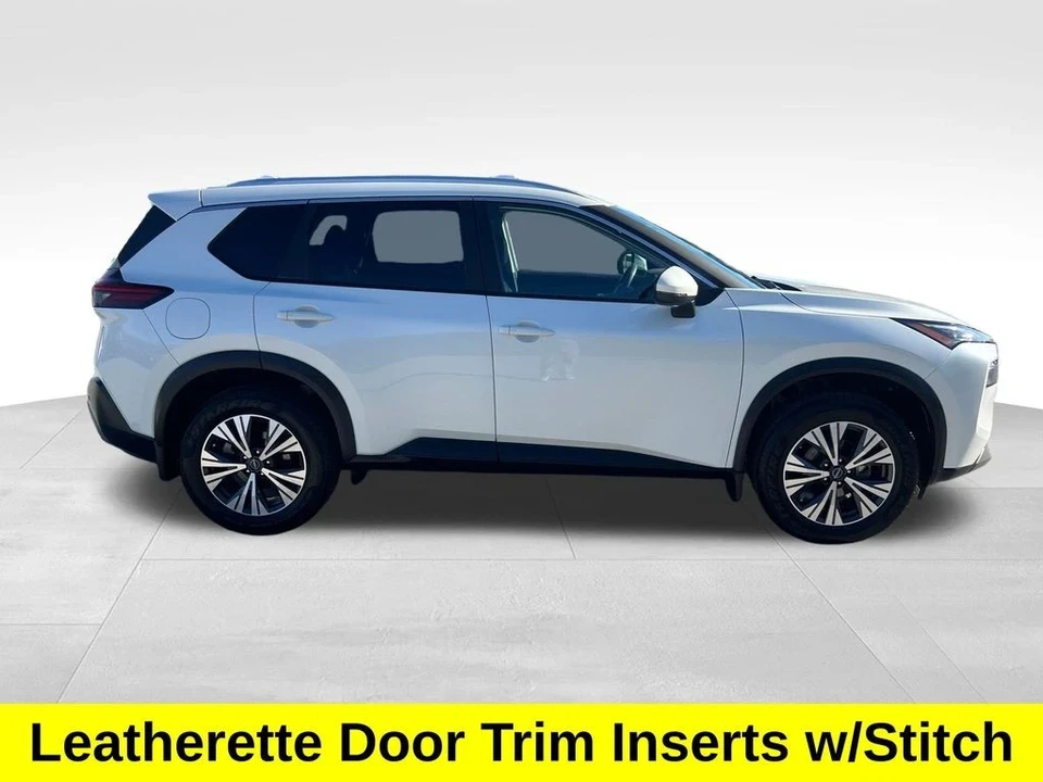 2023 Nissan Rogue - Image 7 of 12