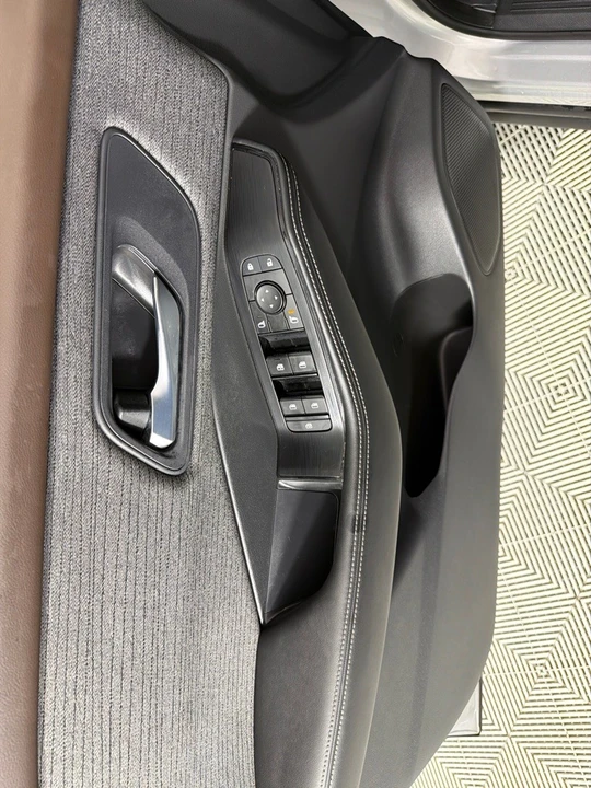 2023 Nissan Rogue - Image 11 of 21