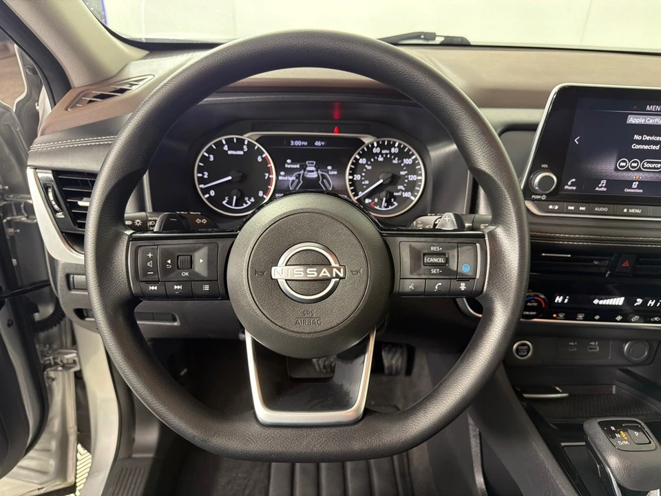 2023 Nissan Rogue - Image 15 of 21