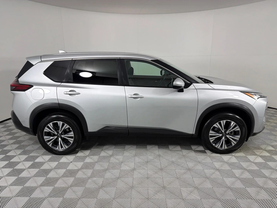 2023 Nissan Rogue - Image 4 of 21