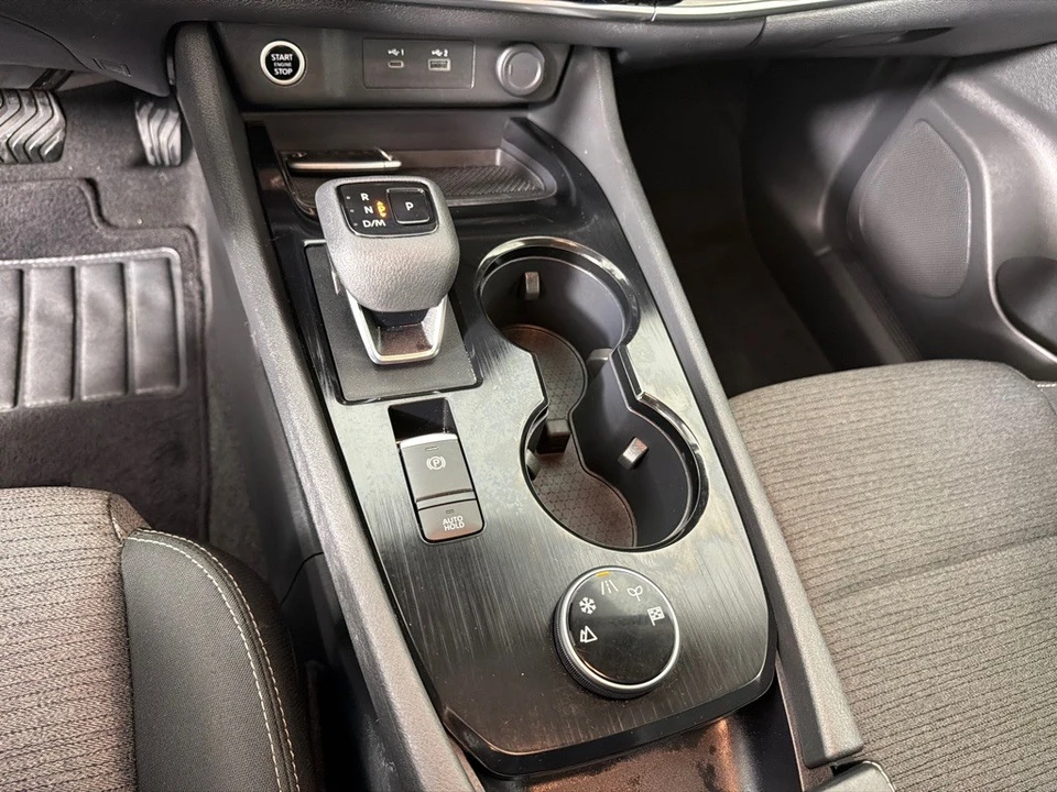 2023 Nissan Rogue - Image 18 of 21