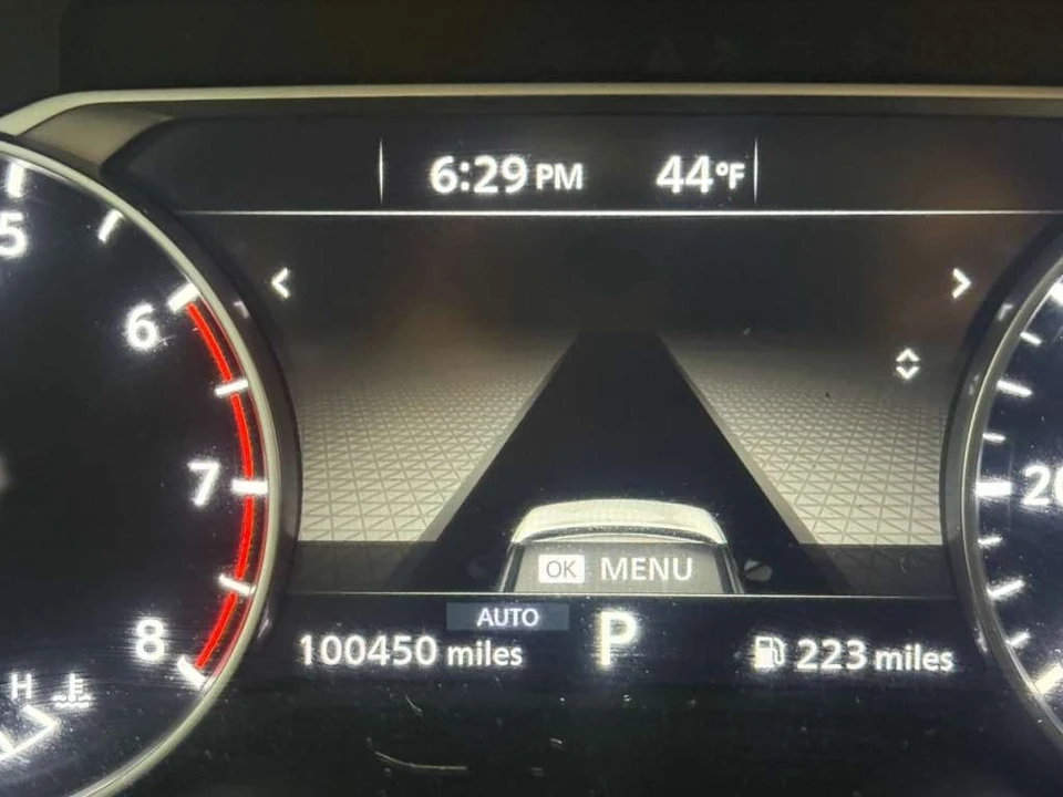 2023 Nissan Rogue - Image 15 of 21