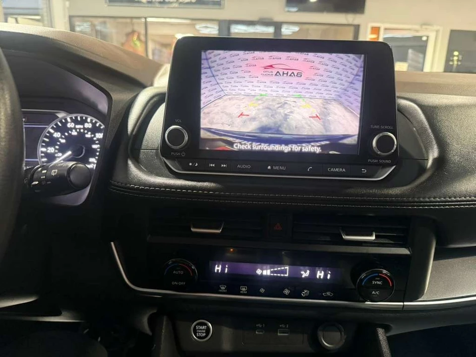 2023 Nissan Rogue - Image 17 of 21