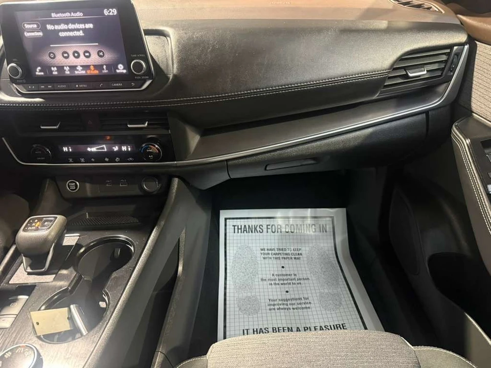 2023 Nissan Rogue - Image 19 of 21