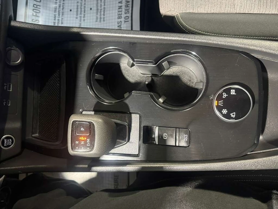 2023 Nissan Rogue - Image 18 of 21
