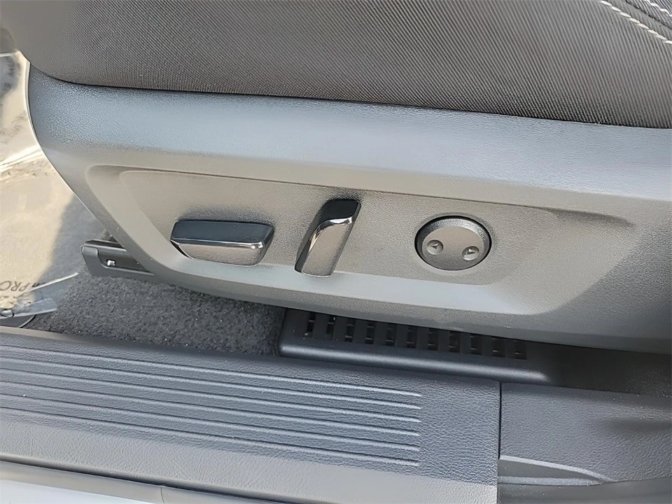 2023 Nissan Rogue - Image 10 of 12