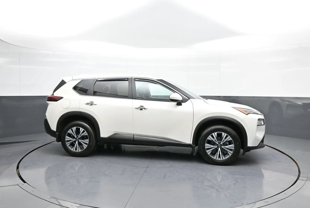 2023 Nissan Rogue - Image 5 of 12
