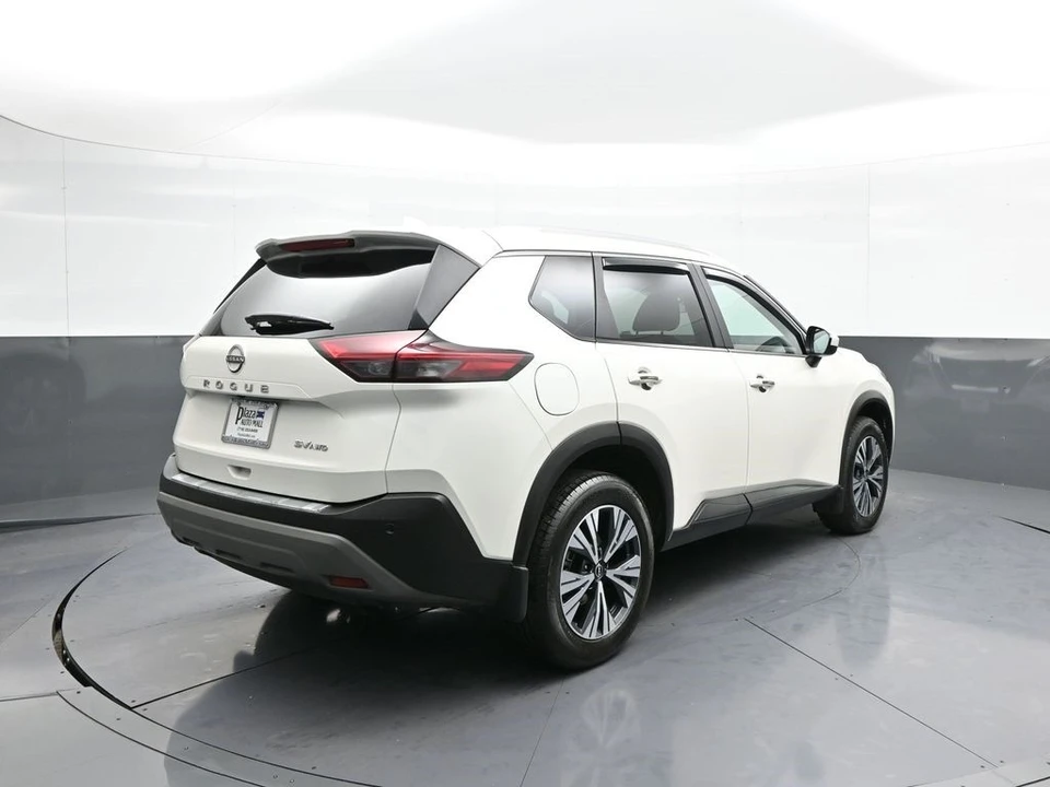 2023 Nissan Rogue - Image 6 of 12