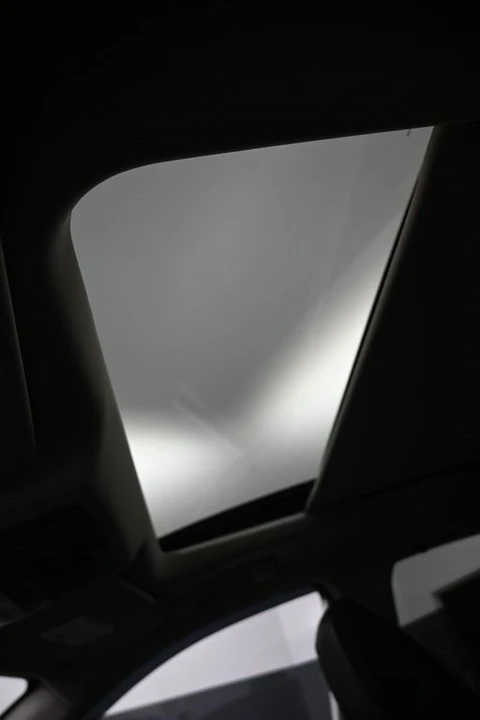 2023 Nissan Rogue - Image 18 of 21