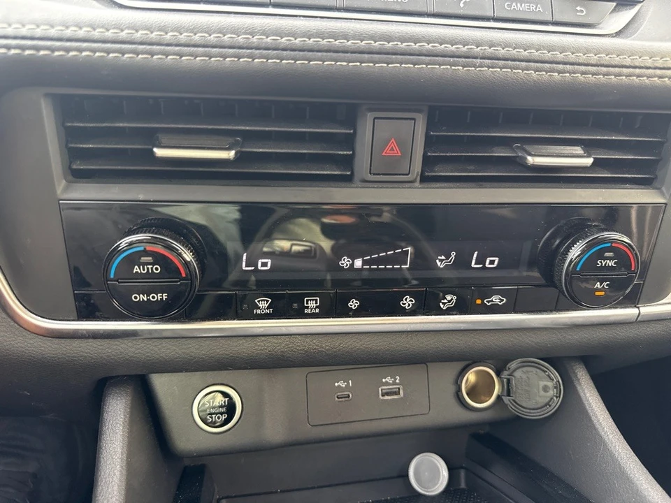 2023 Nissan Rogue - Image 15 of 19