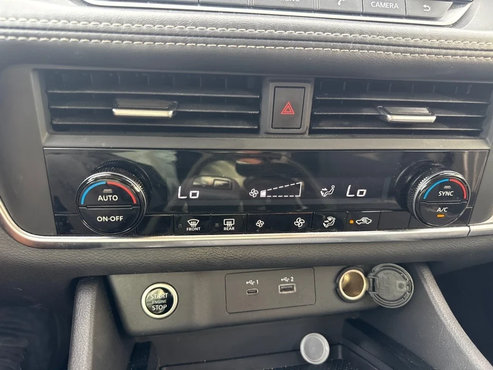 2023 Nissan Rogue - Image 15 of 19