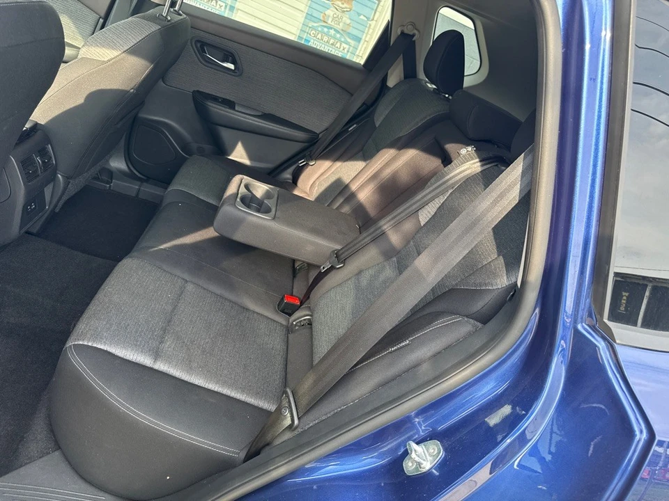 2023 Nissan Rogue - Image 10 of 19