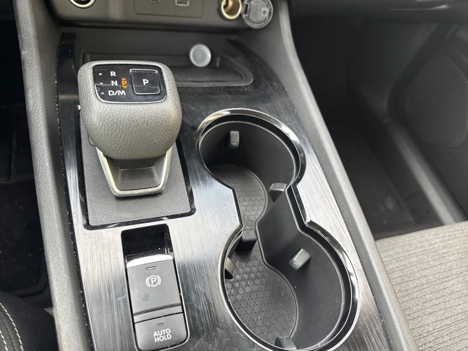 2023 Nissan Rogue - Image 16 of 19