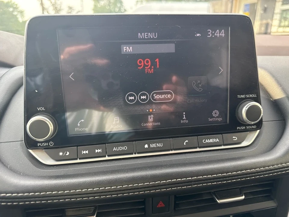 2023 Nissan Rogue - Image 14 of 19