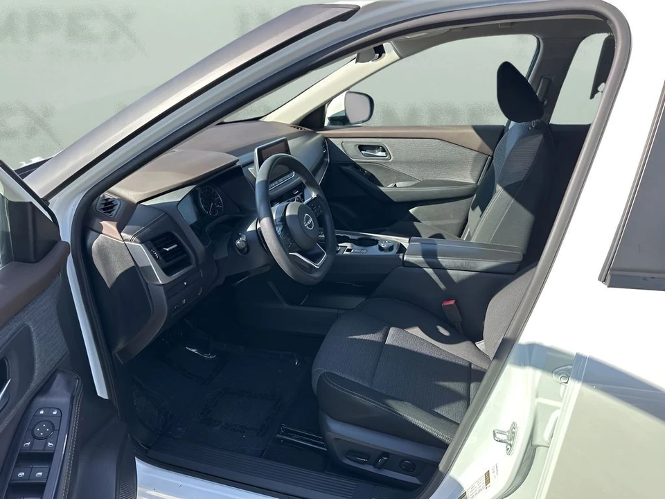 2023 Nissan Rogue - Image 9 of 21