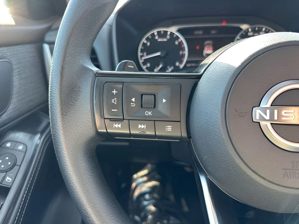 2023 Nissan Rogue - Image 14 of 21