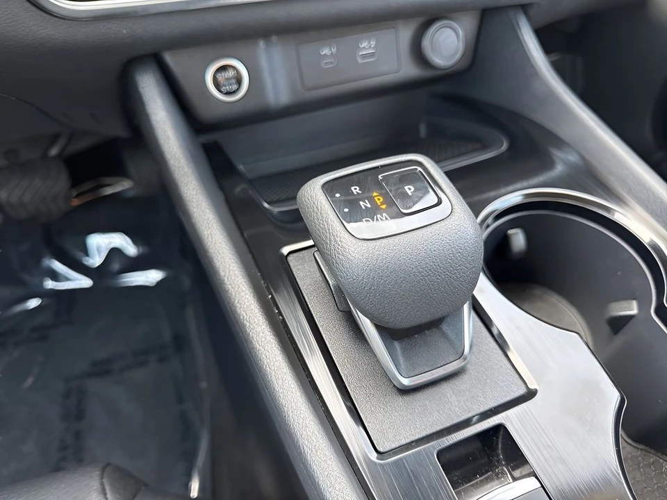 2023 Nissan Rogue - Image 17 of 21