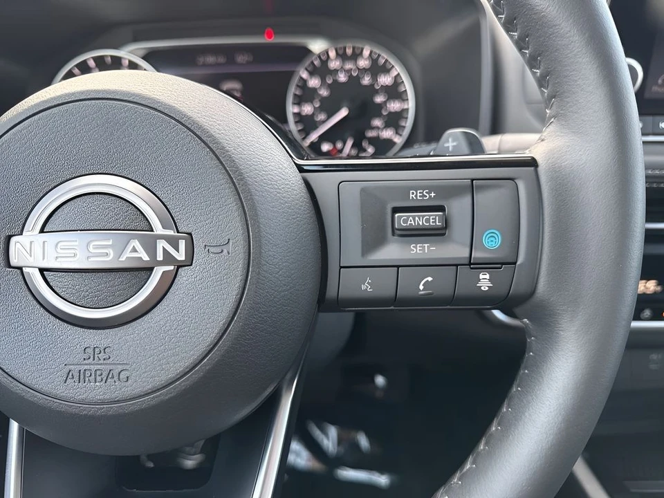 2023 Nissan Rogue - Image 16 of 21
