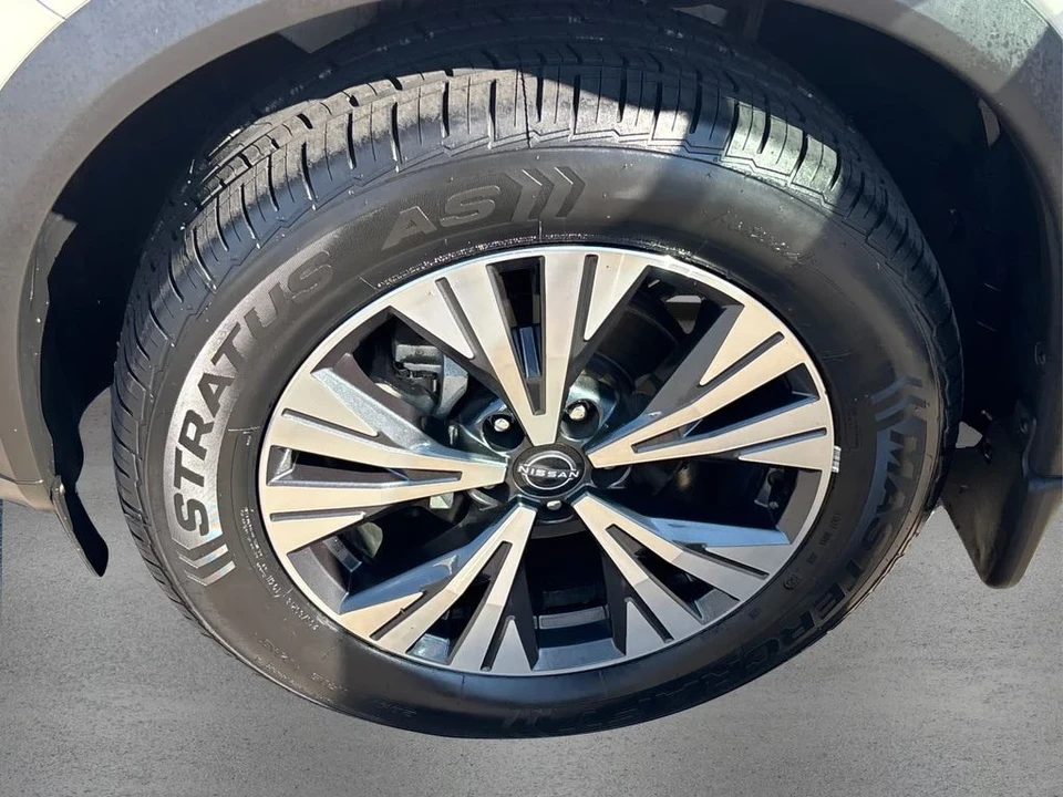 2023 Nissan Rogue - Image 12 of 12