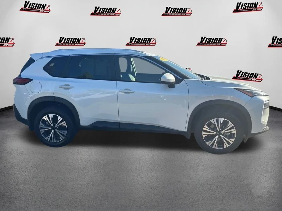 2023 Nissan Rogue - Image 4 of 12