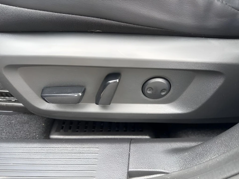 2023 Nissan Rogue - Image 10 of 21