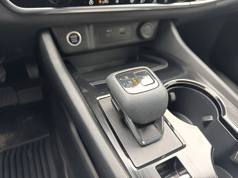 2023 Nissan Rogue - Image 17 of 21