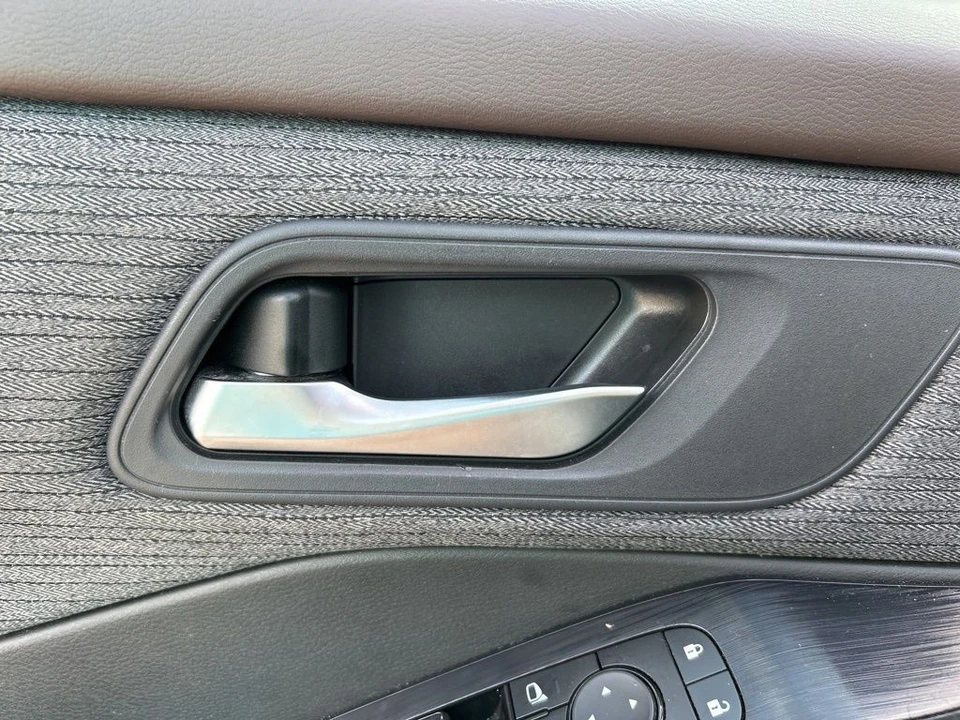 2023 Nissan Rogue - Image 12 of 12