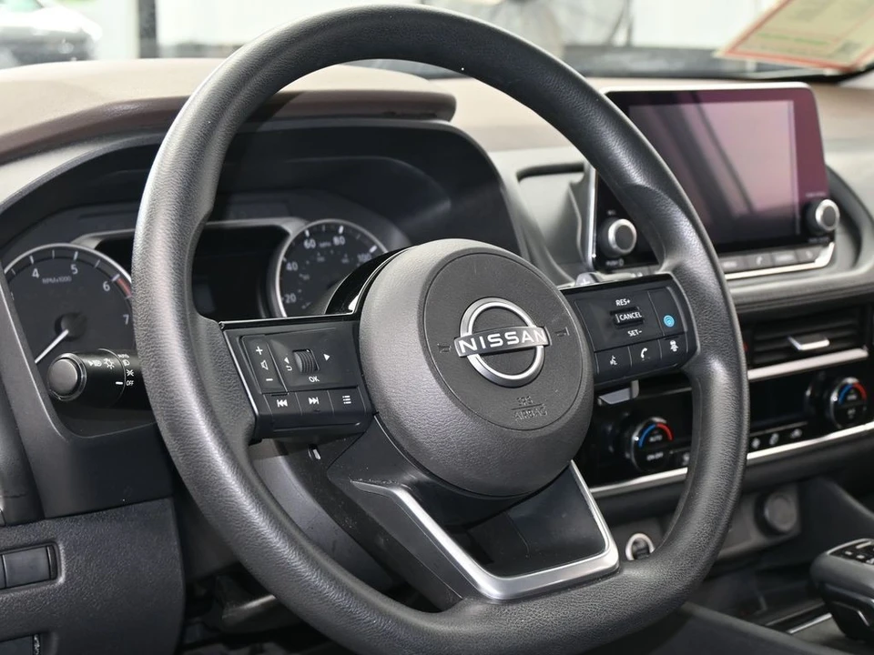 2023 Nissan Rogue - Image 14 of 21