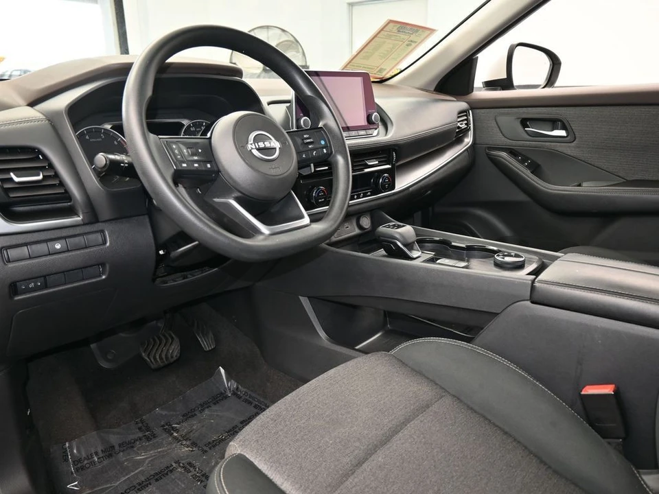 2023 Nissan Rogue - Image 13 of 21