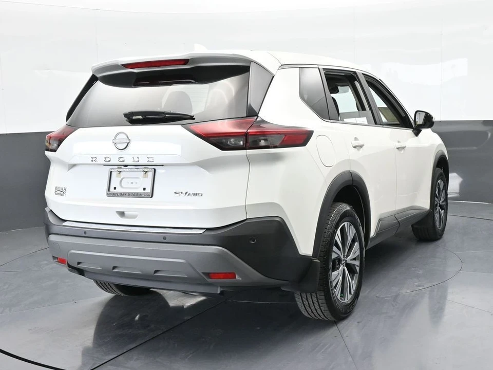 2023 Nissan Rogue - Image 5 of 21