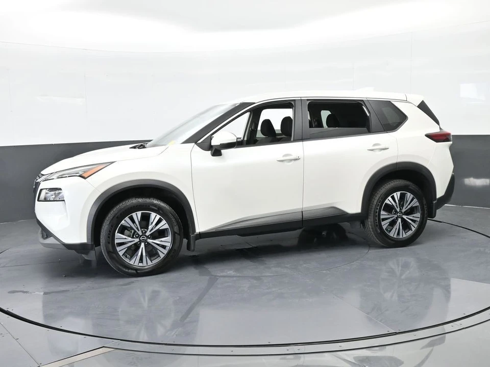 2023 Nissan Rogue - Image 2 of 21