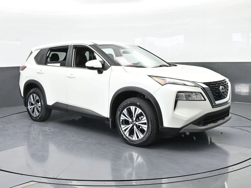 2023 Nissan Rogue - Image 8 of 21