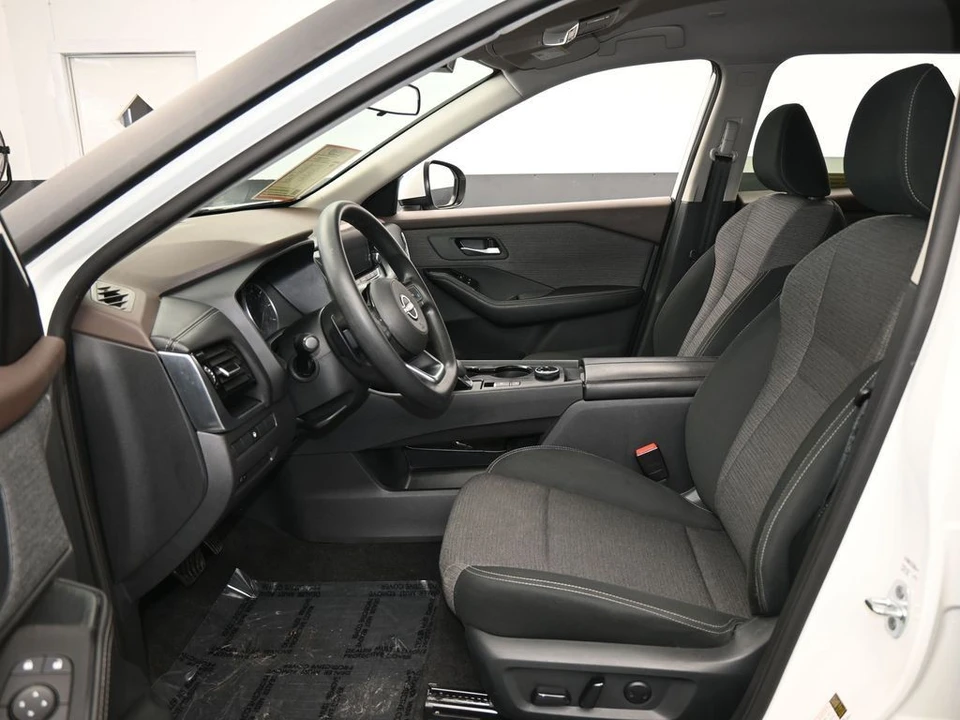 2023 Nissan Rogue - Image 11 of 21